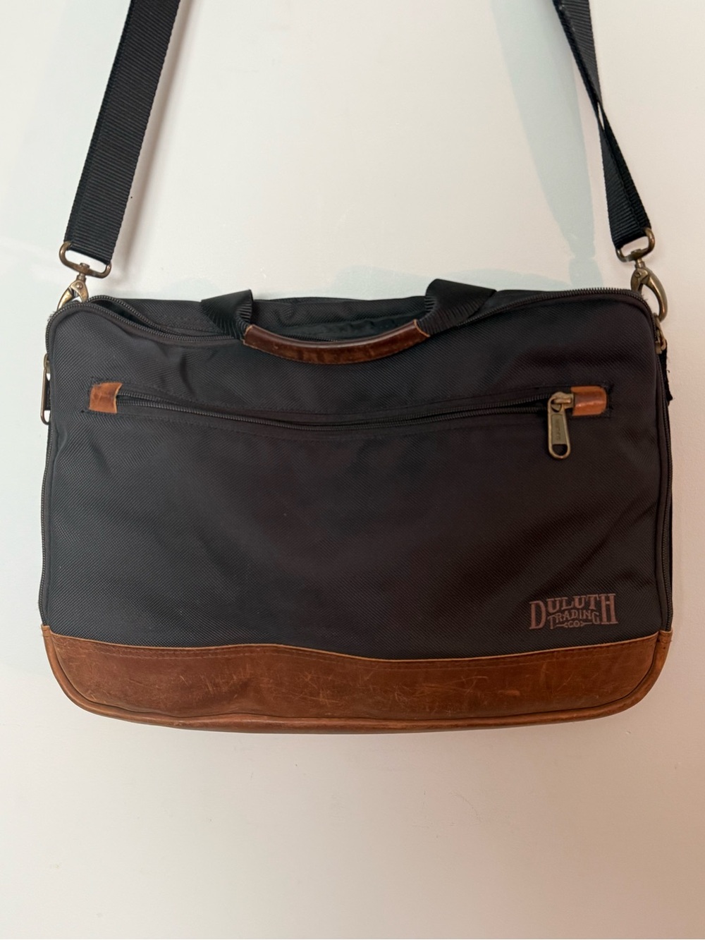 Duluth Trading Co Black Canvas Laptop Messenger with Brown Leather Trim